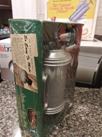 New in box vintage cookie press- great for holiday gift