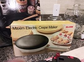 New in box crepe maker - great for holiday entertaining