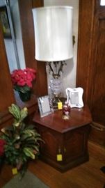 Foyer table with crystal, prism lamp
