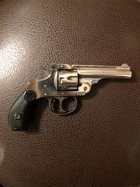 Harrington and Richardson Arms Corp Revolver