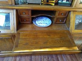 Slant front desktop with 4/drawers and 2 cubbies