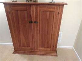Narrow cabinet