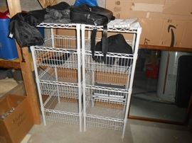 Metal-free standing drawers