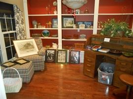 Sitting room off family room