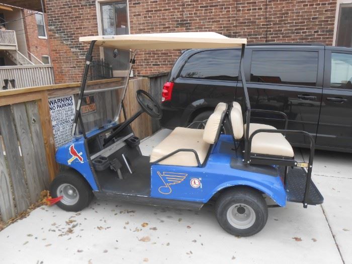 Golf cart has 2 batteries - 2 years old
