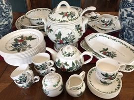 Set of Portmeirion England Holly and Ivy Dinnerware