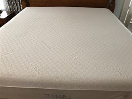 TempurPedic Cloud Luxe King-Size Mattress with Base