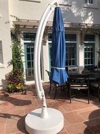 Sun Garden Cantilever Patio Umbrella