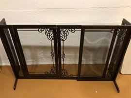 Frontgate Expandable Pet Barrier