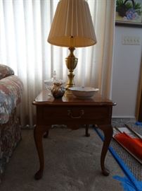 Thomasville  end table
