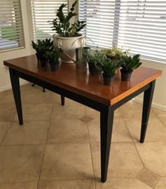 Crate and Barrel Dining Table 52 3/4 x 31 1/2 (Spins * Expands to 63 x 52 3/4)) Made in Italy