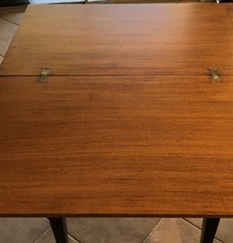 Crate and Barrel Dining Table 52 3/4 x 31 1/2 (Spins * Expands to 63 x 52 3/4)) Made in Italy
