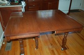 Vintage kitchen/dining table, 3 leaves