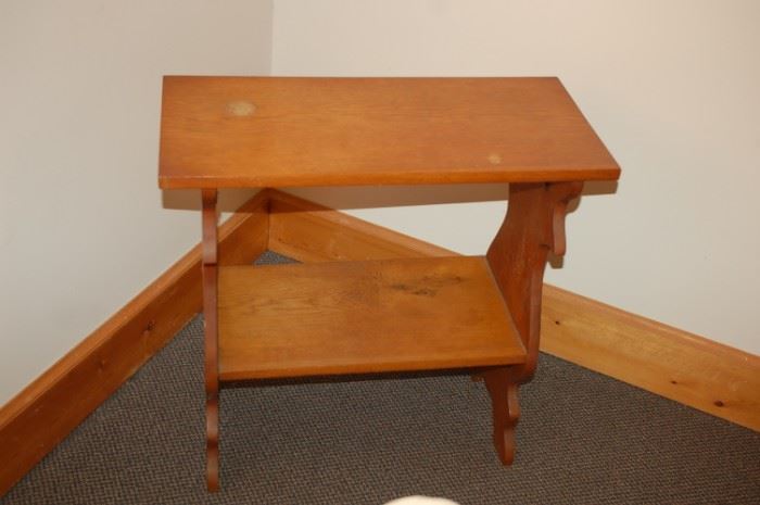 Shelf/side table
