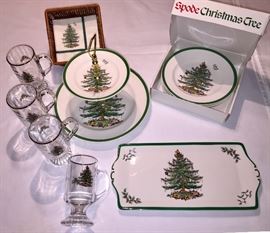 Spode Christmas Tree Pattern - England.
All in original box except 2 tier cookie server