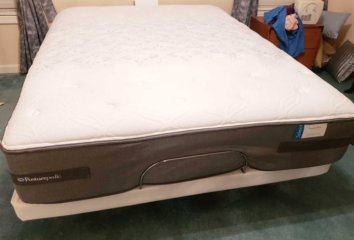 Posturepedic Select Hybrid Peacefield  Queen mattress