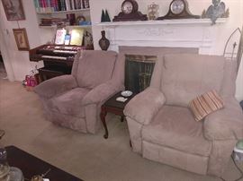 Comfortable pair of modern La-Z-Boy rocker-recliners