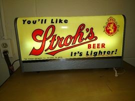 Working vintage Stroh's beer sign