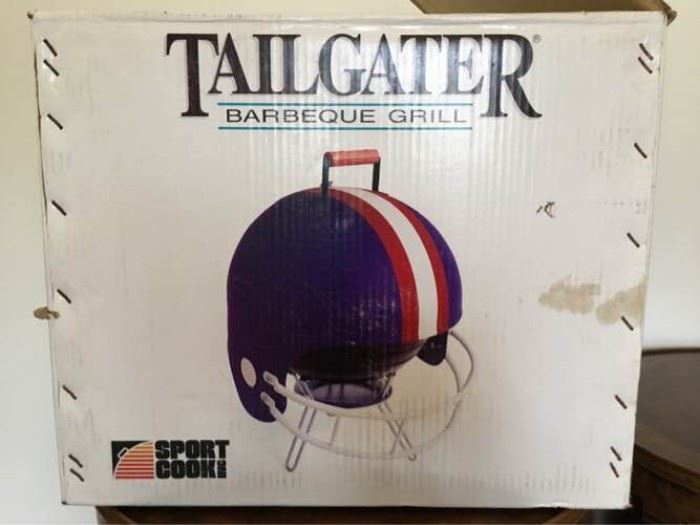 Packer tailgate grill       https://ctbids.com/#!/description/share/74722