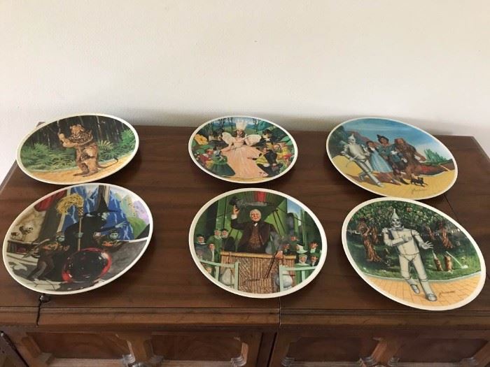 Wizard of Oz Collectible Plates https://ctbids.com/#!/description/share/76767
