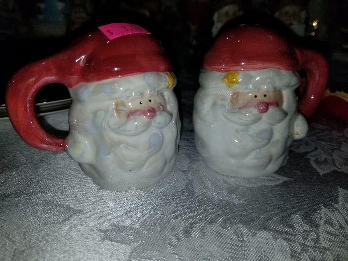 Santa Salt and Pepper shakers 