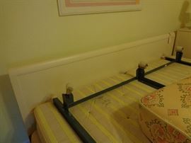 king bed w/headboard