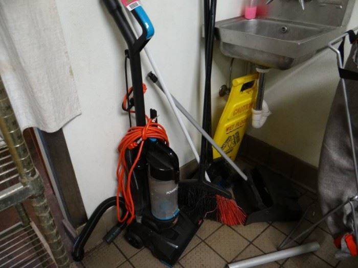 Bissel powersource vacuum with ext. cord, 3 brooms ...