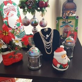 Christmas and jewelry...a great combination! 