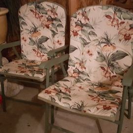Pair of foldable Lawn Chairs