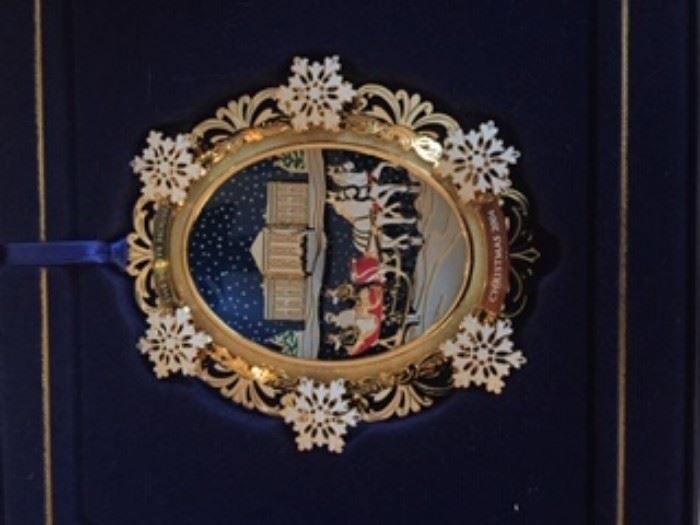 White house ornament close up 