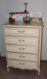 Chest of drawers.