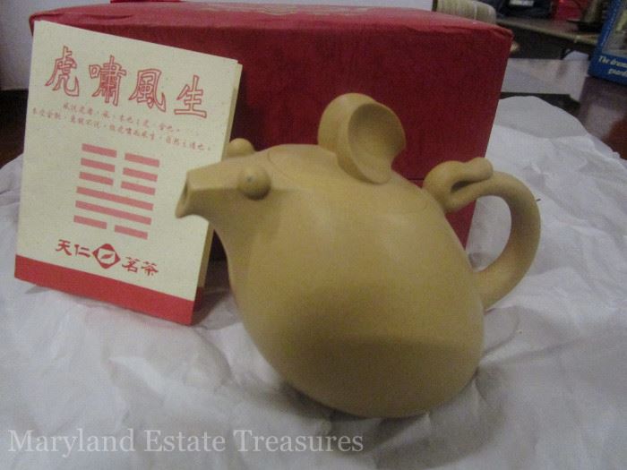 Collectible Chinese Teapot: Year of the Rat