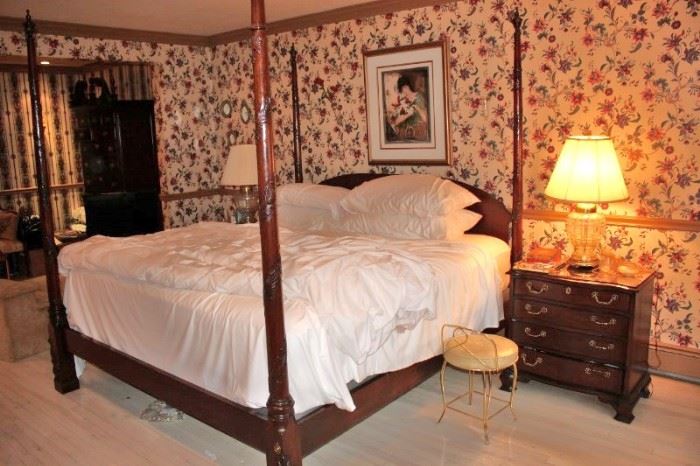 4 Poster Bed with Pair of Nightstands and Lamps