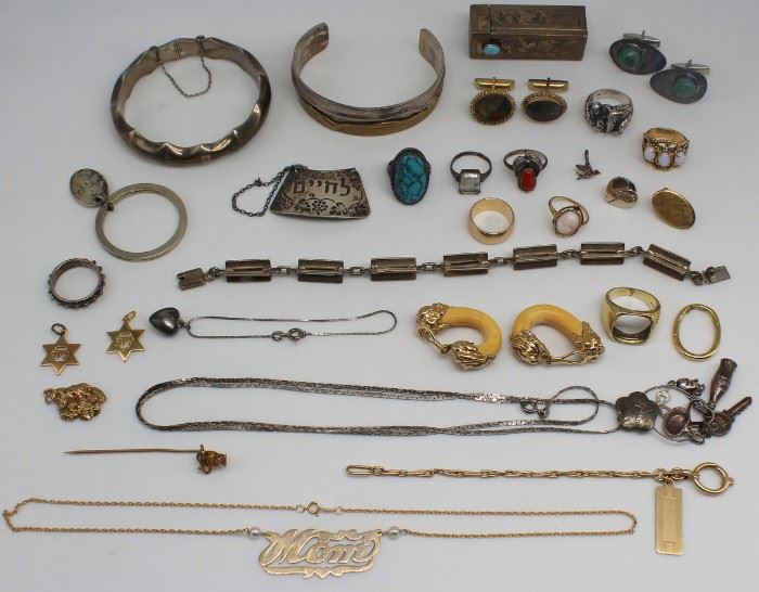 JEWELRY Assorted Gold and Silver Jewelry Grouping