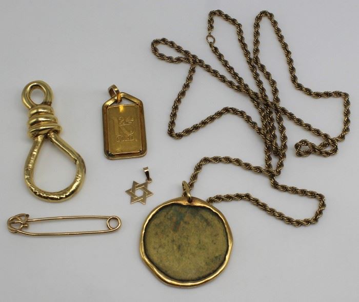 JEWELRY Grouping of Assorted Jewelry Inc Gold