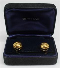 JEWELRY Pair of Tiffany Co kt Gold Earrings