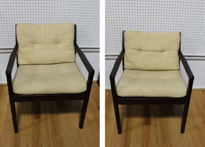 MIDCENTURY Pair of Rosewood Arm Chairs