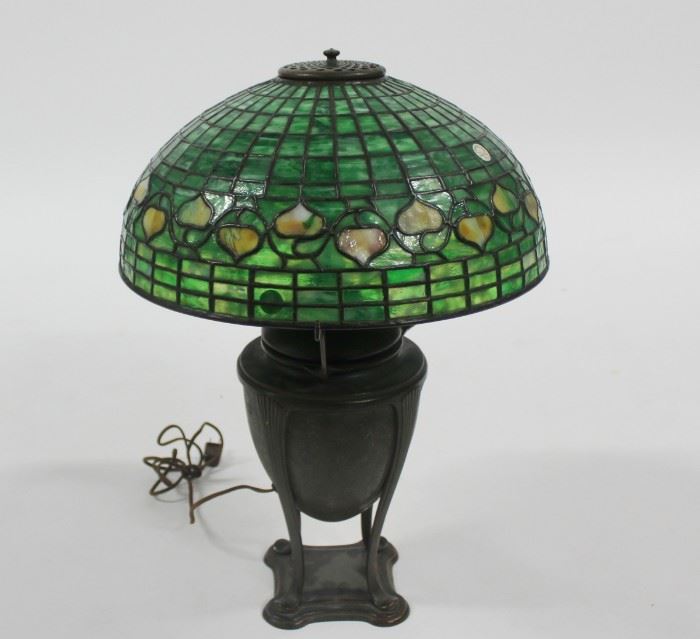 TIFFANY STUDIOS Acorn Table lamp
