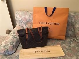 Louis Vuitton Bag with felt storage bag and shopping bag