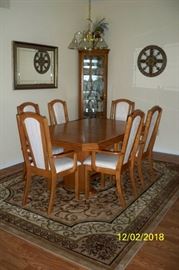 Arcese Brothers Furniture LTD Dining Table with 6 Arm Chairs and 1 Leaf; Beveled Wall Mirror; 12' 5" x 7' 11" Area Rug