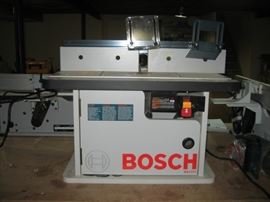 Bosch - 15-Amp Adjustable Router Table - Model RA1171