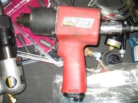 Central Pneumatic - Earth Quake 3/4" Air Impact Wrench