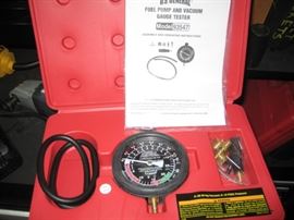 US General - Fuel Pump & Vacuum Gauge Tester