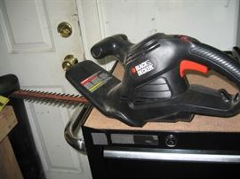 Black & Decker - Electric Hedge Trimmer