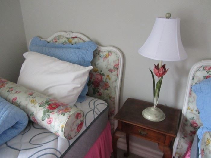 Twin Beds, Tulip Lamp