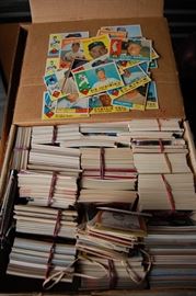 Large baseball card collection, some vintage
