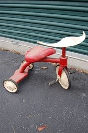 Unusual, early tricycle 