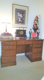 Beautiful Cherry desk with 8 side drawers and middle drawer