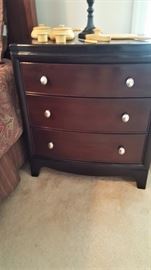 chest 3 drawers  black and cherry