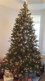 Lighted Christmas tree 9 ft with box